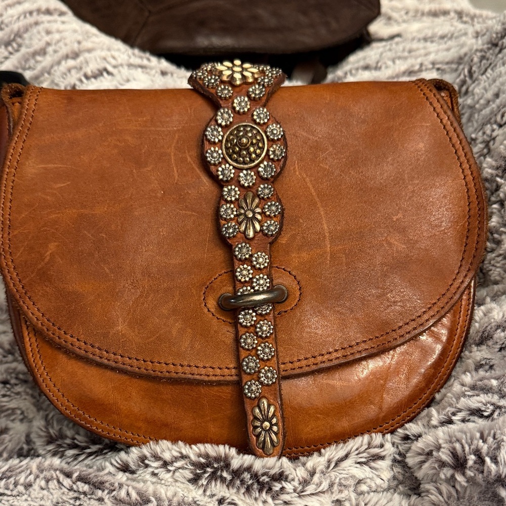 Campomaggi Tan Leather Crossbody Bag with Embellished Strap